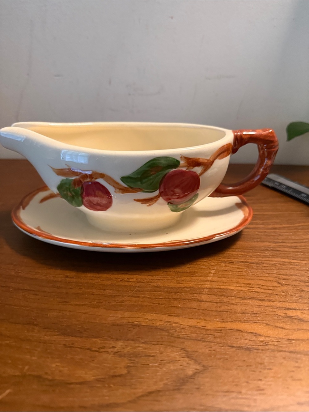 Vintage 1949-1953 Franciscan Apple Gravy Boat With Attached Base Stamped 13750